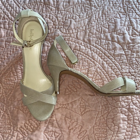 Kelly & Katie light tan/beige, cream, spike heel. - Picture 7 of 8